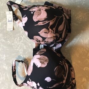 New w/tags Cacique floral bra. 46D